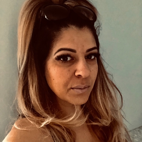 Meet your Posher, Lisa - Picture 1 of 1